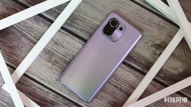 小米科技|发布不到九个月下跌1510元，12GB+256GB+IP68，还等什么小米12？
