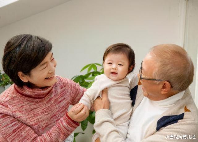 小雪妈妈育儿经|奶奶冬天几种“瞎勤快”式带娃,宝妈别害怕得罪,要尽快制止