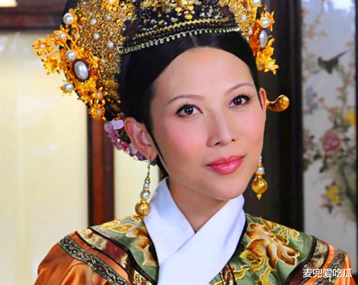 张晋|张晋一家聚餐被偶遇？蔡少芬身材暴瘦，穿着打扮接地气