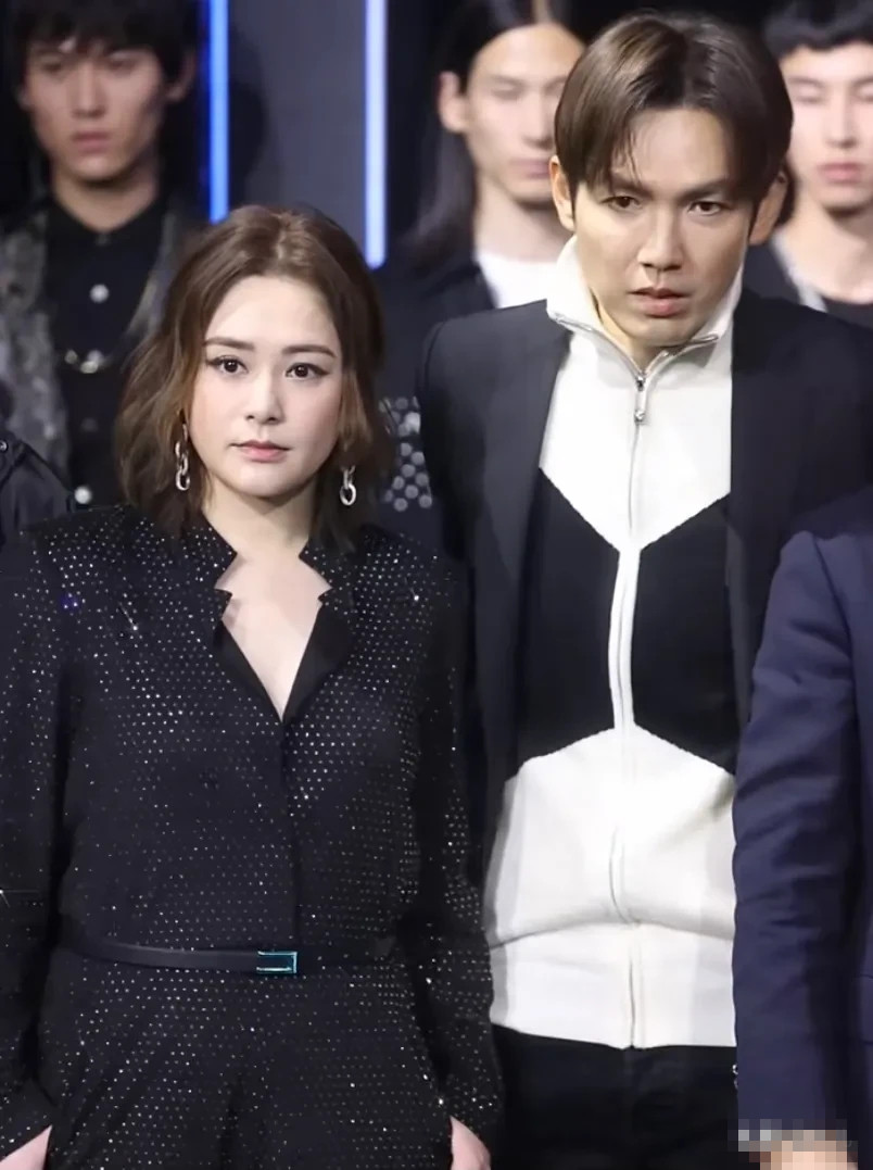 钟汉良|阿娇身边这个男人是钟汉良？这是碎了几层滤镜呀？