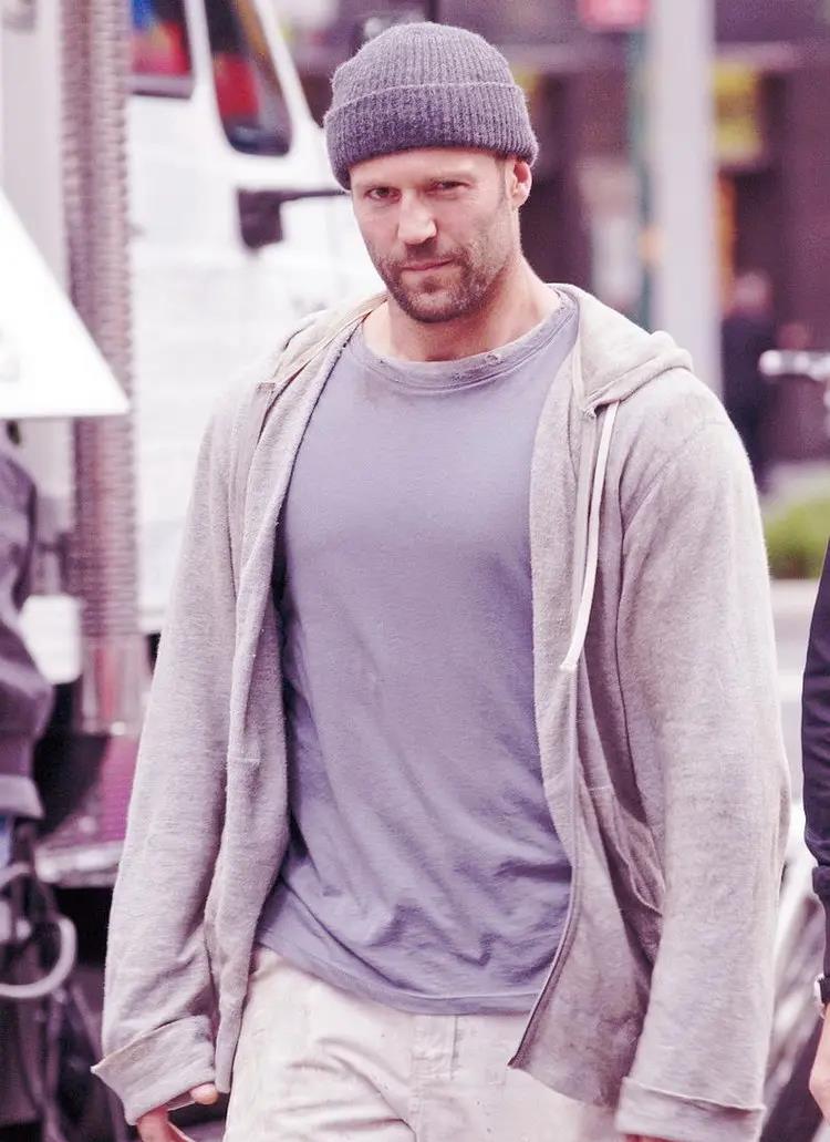 杰森·斯坦森|杰森·斯坦森儿子长大了，4岁小杰克颜值像超模妈妈，发量没随爸爸