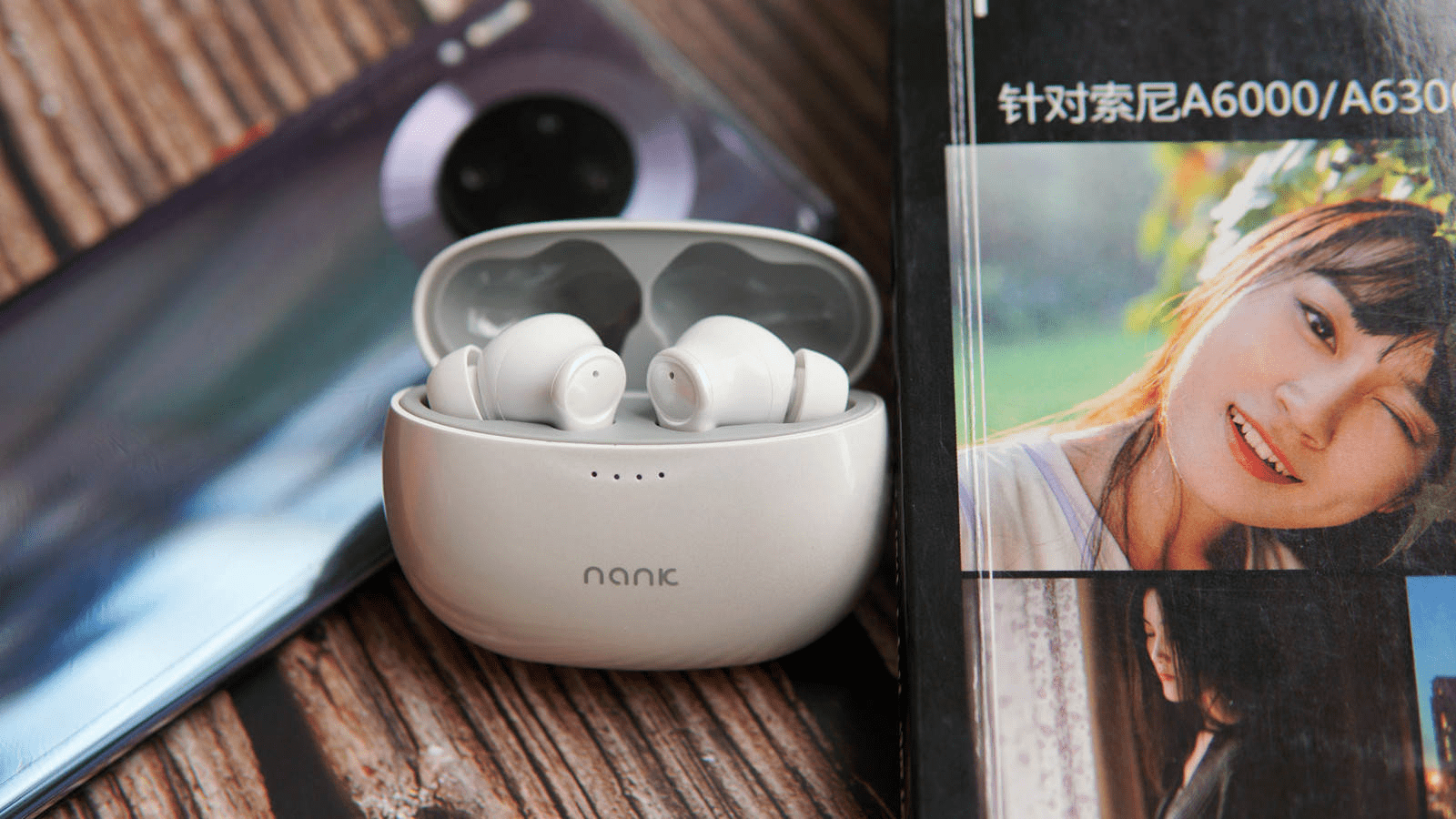 女神范时装达人 三百左右的蓝牙耳机哪款好?三百左右的蓝牙耳机推荐