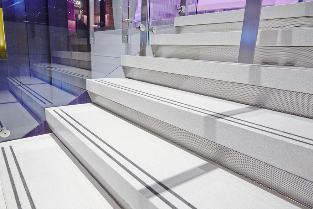 现浇水磨石和预制水磨石的区别,哪个更耐用?