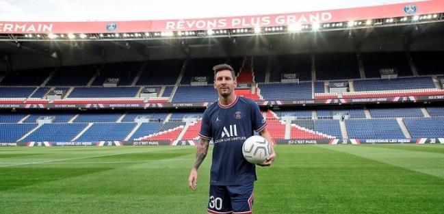 小超侃事|3-13！金球奖之争变天，梅西被吊打，遭33岁巨星逆转，或无缘捧杯