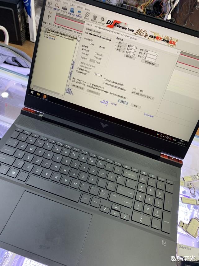 CPU|11代的处理器系统难装？小伙去了五家店都没装好，我看完都急了！