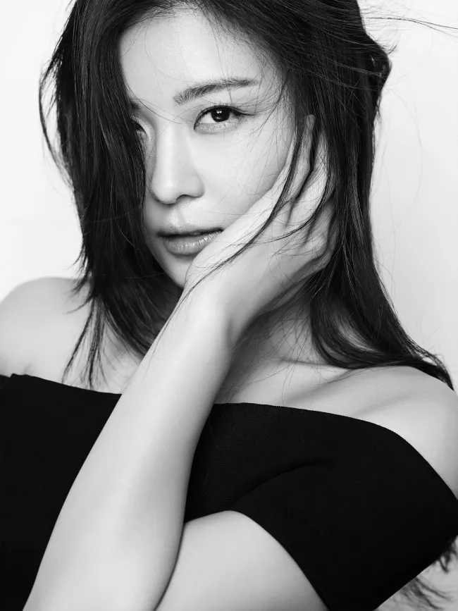 河智苑|突发抑郁，画风诡异，又来一个崔雪莉？