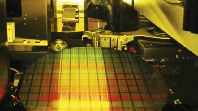 英特尔|被甩出整整一条街后，英特尔在欧洲建厂自救，基辛格能否逆风翻盘