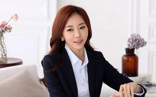 春夏穿搭|女面试官：我穿的裙子，漂亮吗？90后老实人直接回怼：太短了