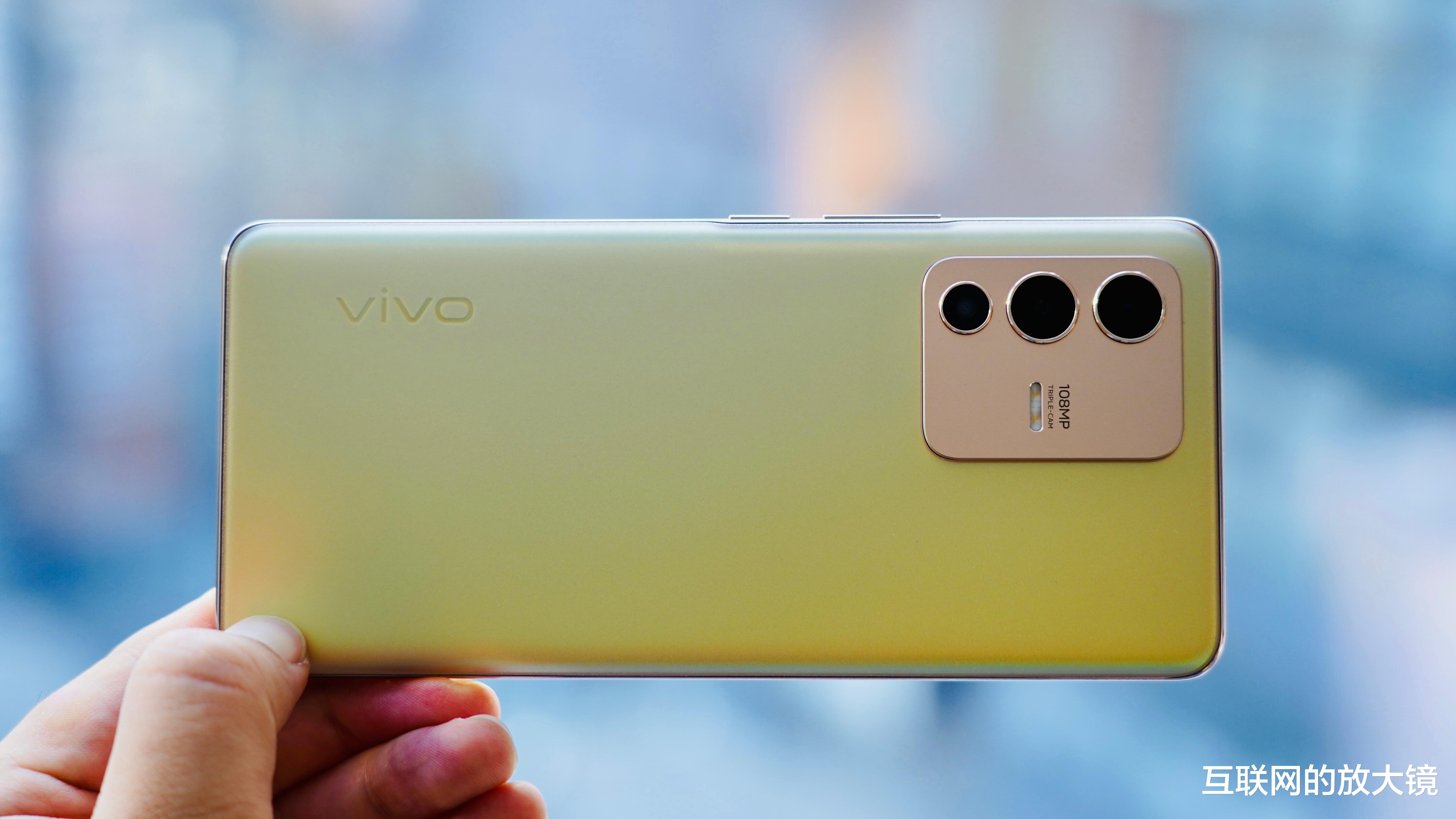 小米科技|2799起,前置5000万像素,vivoS12系列能继续吸引女孩子吗?