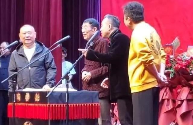 郭德纲|姜昆已在德云社扎根，逼的杨议现场翻脸，郭德纲败局已定