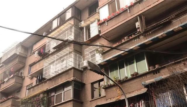 教教你家娃|低层业主不同意安装电梯,怎么处理?高层业主:可通过法律途径