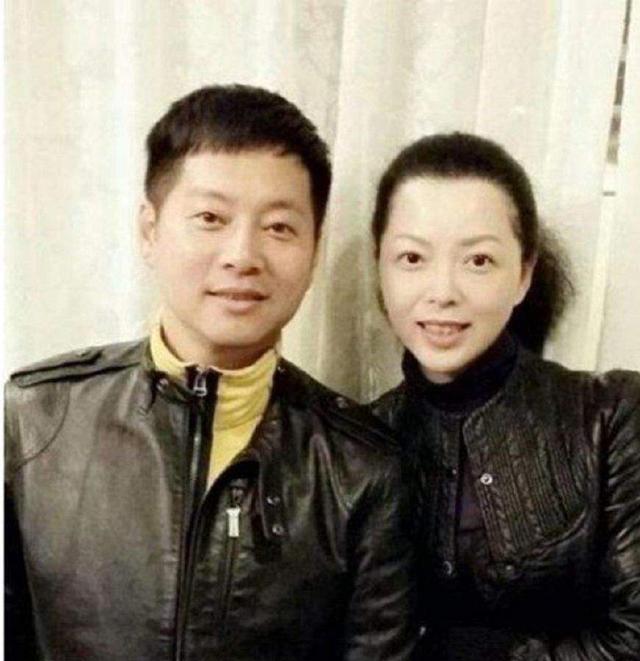 主持人|过气主持人的尴尬：蹭热度、跑商演、被网友嫌弃，看着好卑微