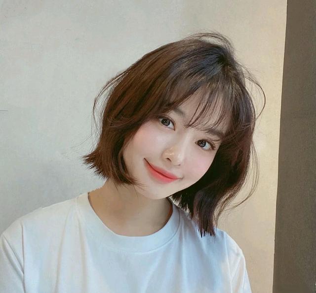 发型|分享几款适合方脸、大脸的发型，显脸小还减龄，很适合新年剪