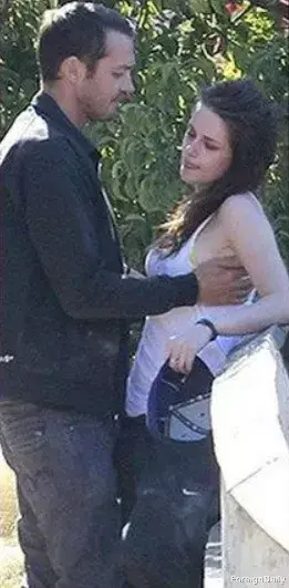 克里斯汀·斯图尔特|“暮光女”又订婚了？网友：她很cool，但也真的渣