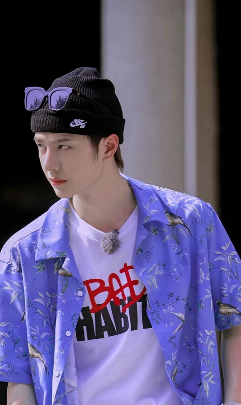 张哲瀚|张哲瀚疑似私联,聊天记录语气油腻,提到赵薇王一博人设崩了