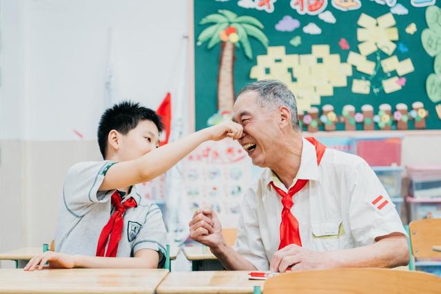 你像意外|宝妈一管教孩子，爷爷奶奶就跳出来护孙子，这是不惯坏不罢休吗