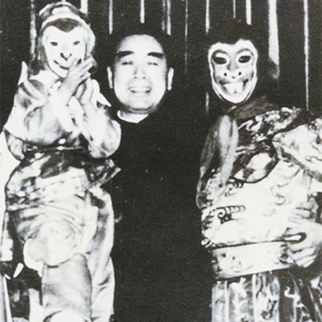 六小龄童|“南猴王”六龄童的葬礼：唐僧送最后一程，上千群众道别