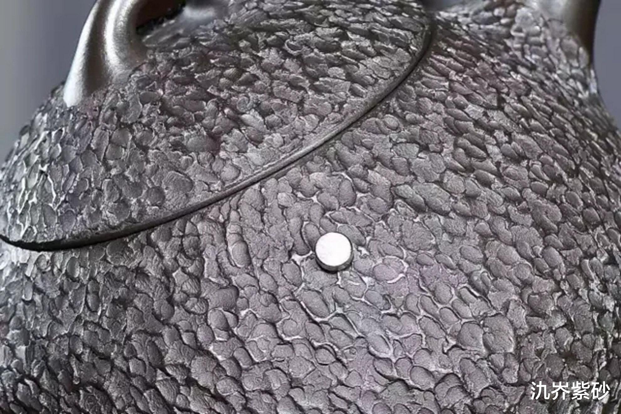 文玩|对比看看，如果你的紫砂壶能够吸住磁铁，那必定是原矿好料！