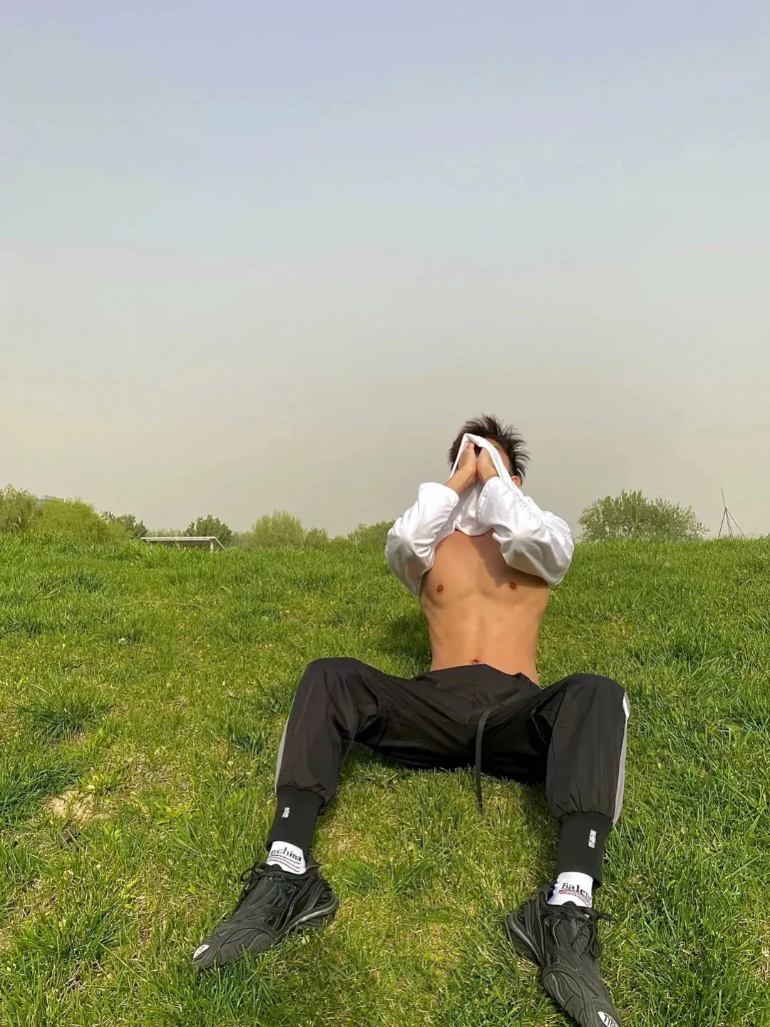 |痞帅腹肌小鲜肉，颜值身材都很棒！