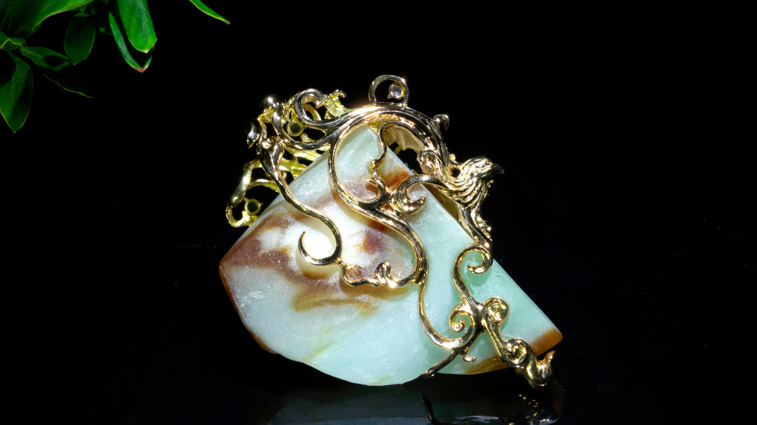 玉雕|玉雕师化瑕为瑜巧雕佳人，黄金难掩绯容！