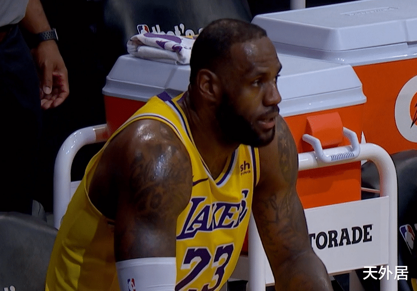 湖人队|湖人出局揪出头号“罪人”！失败的大换血，球星扎堆，但全队低迷