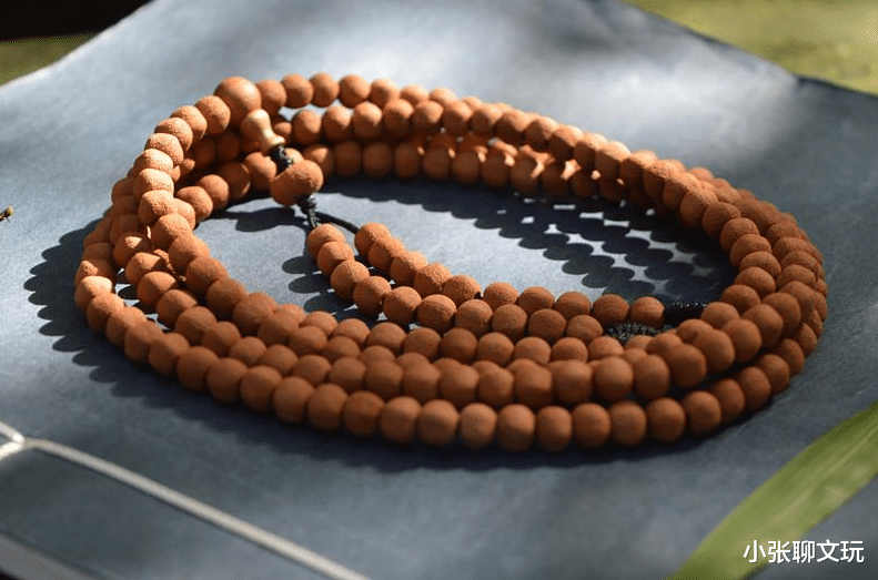 菩提|文玩菩提中的冷门手串，可玩性和颜值都不高，但卖的还挺贵
