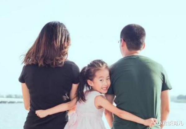 小君谈育儿|宝宝小时候和妈妈很亲近,长大后却如同陌路