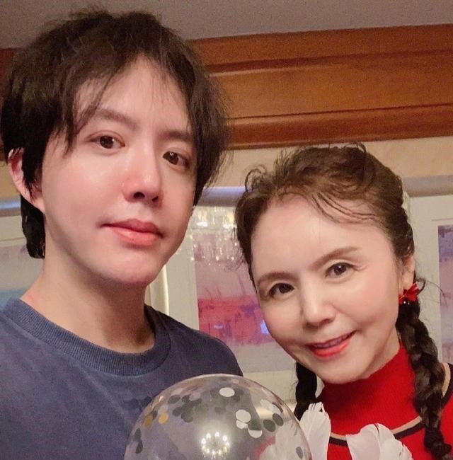 李云迪|知情人透露李云迪留学期间情史丰富，拒绝母亲陪读，坚持在外租房