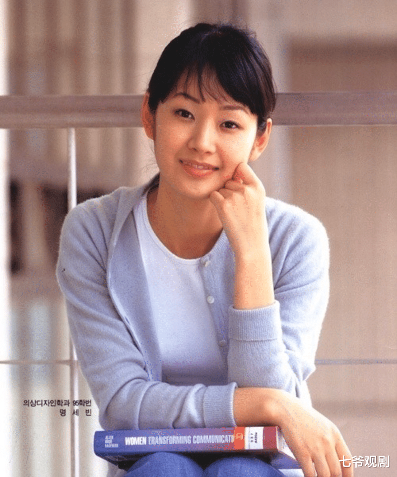 明世彬|没嫁成会长，嫁人6个月就离，“国民初恋”明世彬竹篮打水一场空