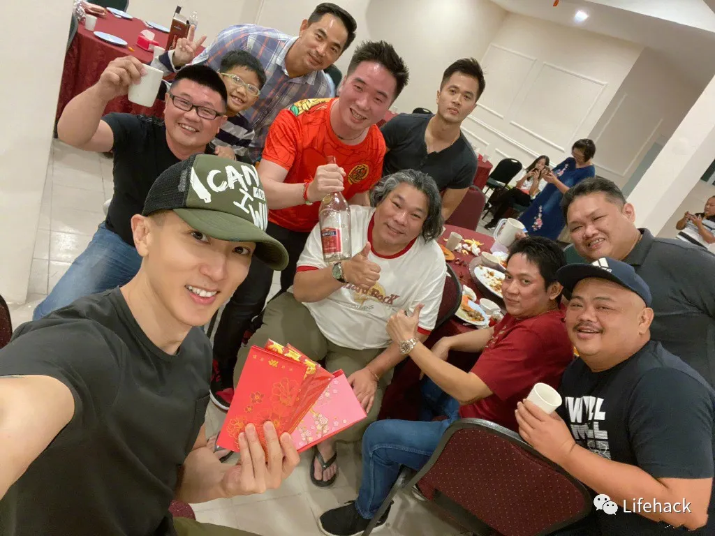 吴尊|42岁吴尊把同学熬成爹，网友：不老男神