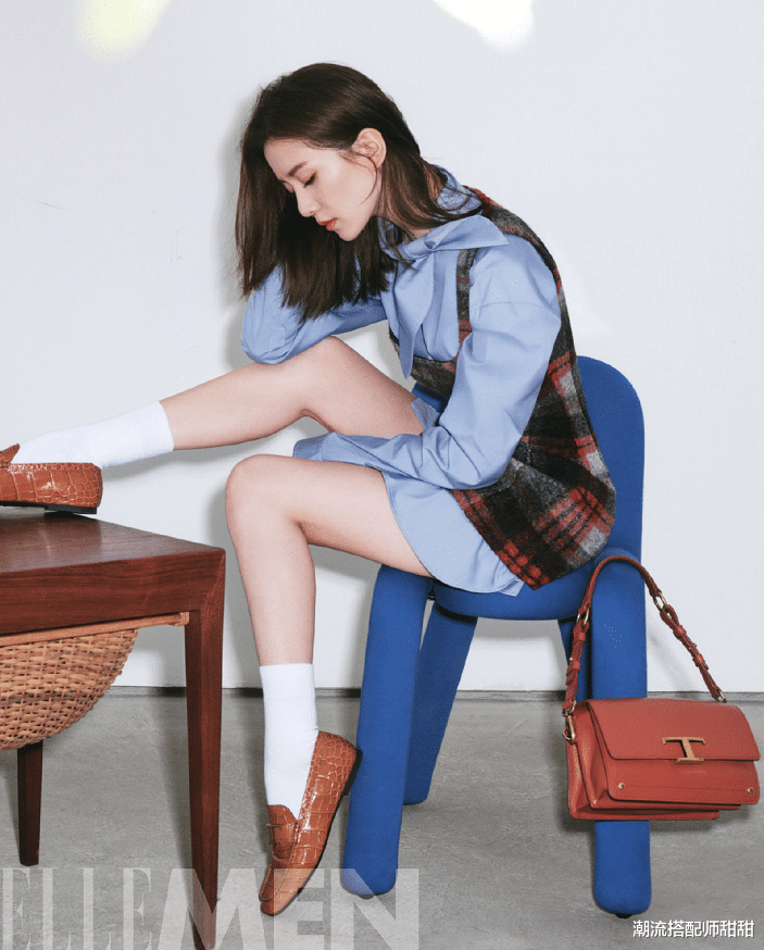 时尚搭配|刘诗诗虽然长相温柔，但“开叉坐”挺像女汉子的，一身背心裙挺美