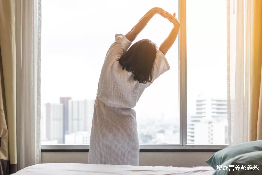 爆炸营养彭鑫蕊|每天早起可以“救命”，长期早睡早起，你会收获这4种喜人的变化