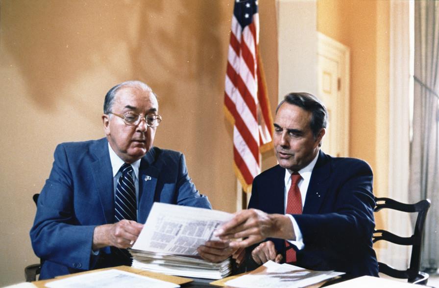 蔡小贩|“河南一夜之间成了美国?”西方媒体出面辟谣,拜登遇到大麻烦了