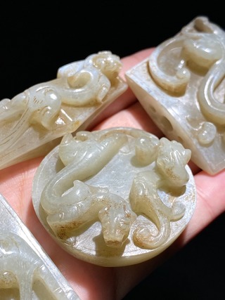 和田玉籽料|汉 和田玉籽料 白玉 螭龙 剑饰 一套