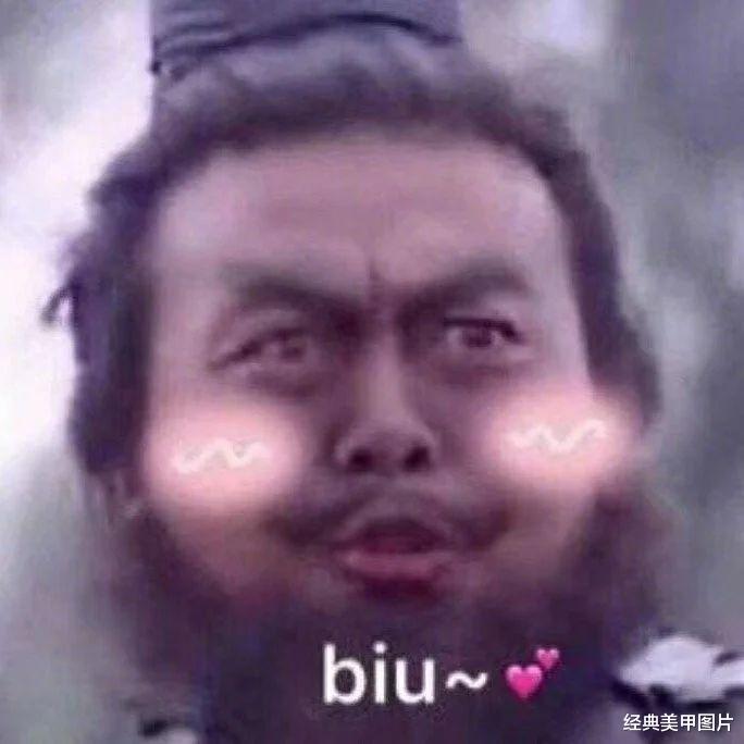 魏大勋|年前第一波美甲攻略，内有超级适合新娘的红色美甲，快来冲一波！