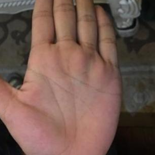 玄何师傅讲命理 这种手相的人，事业心强，精力旺盛，是天生的战斗者