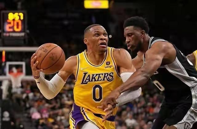 宓孤林|NBA27日战报:三位全明星内线受伤!三位MVP带队获胜,大帝太憋屈