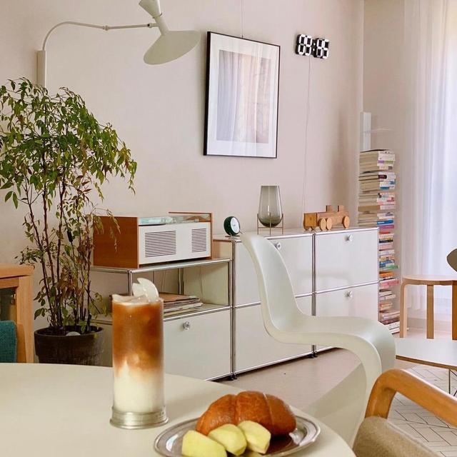 |韩国夫妇的家，就像韩剧里简单唯美，令人向往！网友：太美好了！