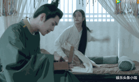 李庚希|被嘲上热搜！倾城美女被她演成了傻子…