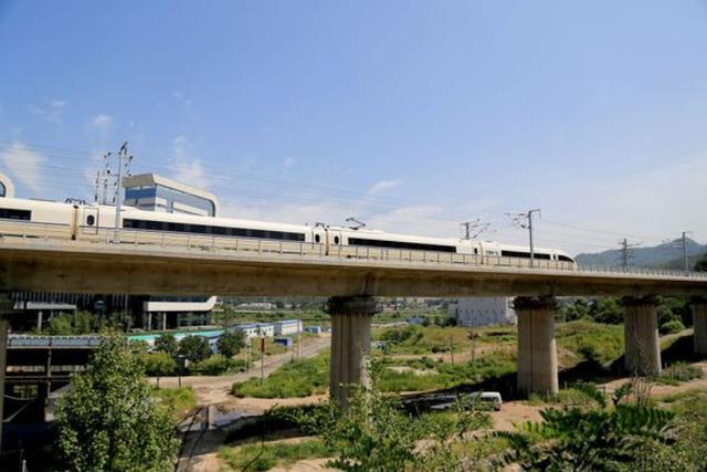 影视江雪 吉林这镇即将“华丽蜕变”，投资722亿建设高铁，连接两省发展