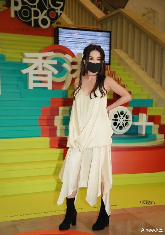 Ainee小屋|别再夸李若彤不老了，和温碧霞同框才知道差距，穿裙装气韵不同