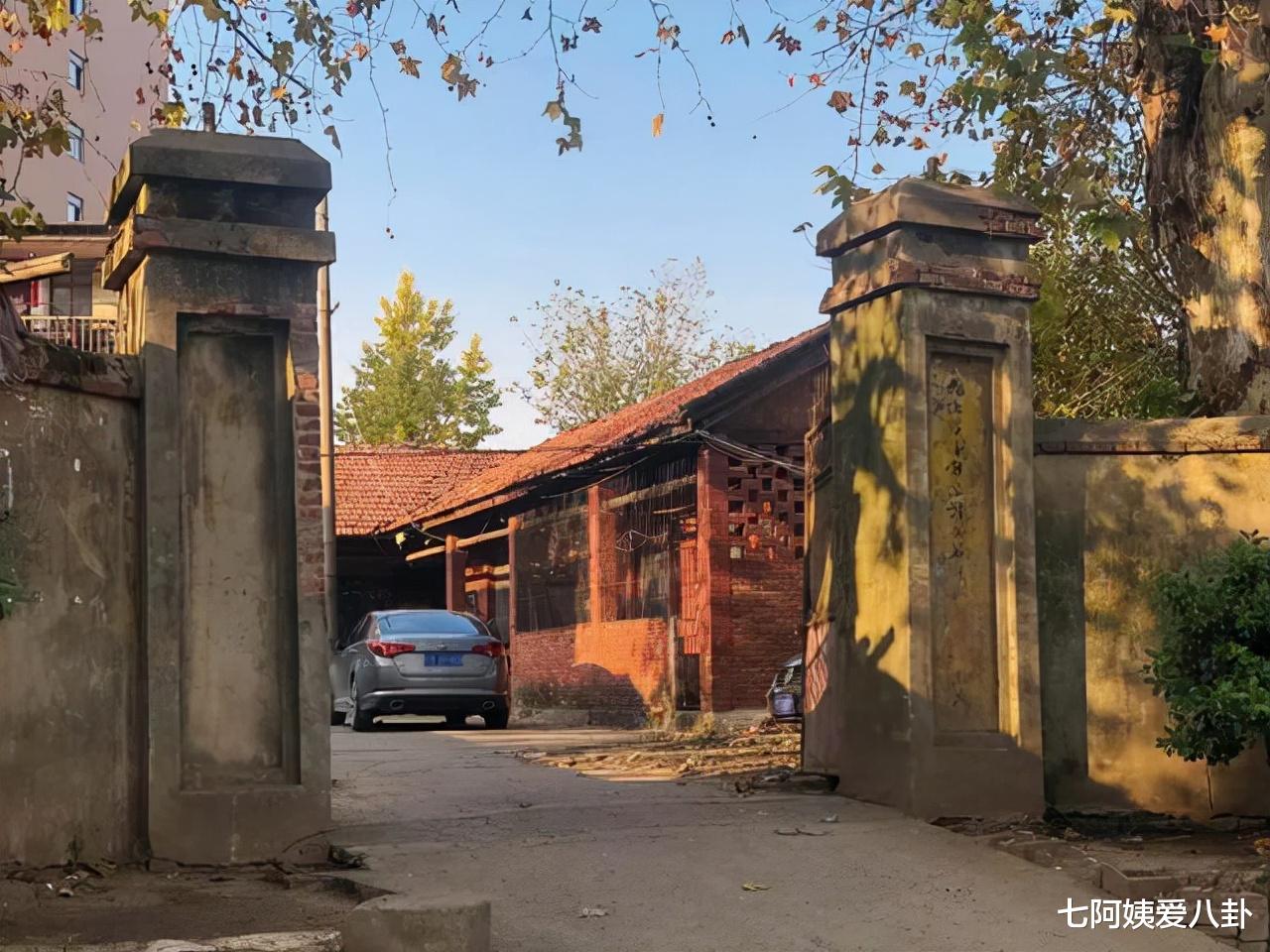 劳荣枝|劳荣枝就这样写好了结局,从女教师堕落成女魔头,她该怪谁呢?