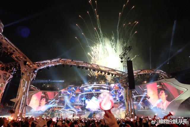 白敬亭|没有亲临华晨宇演唱会的现场，你根本不知道他为歌迷做了多少事