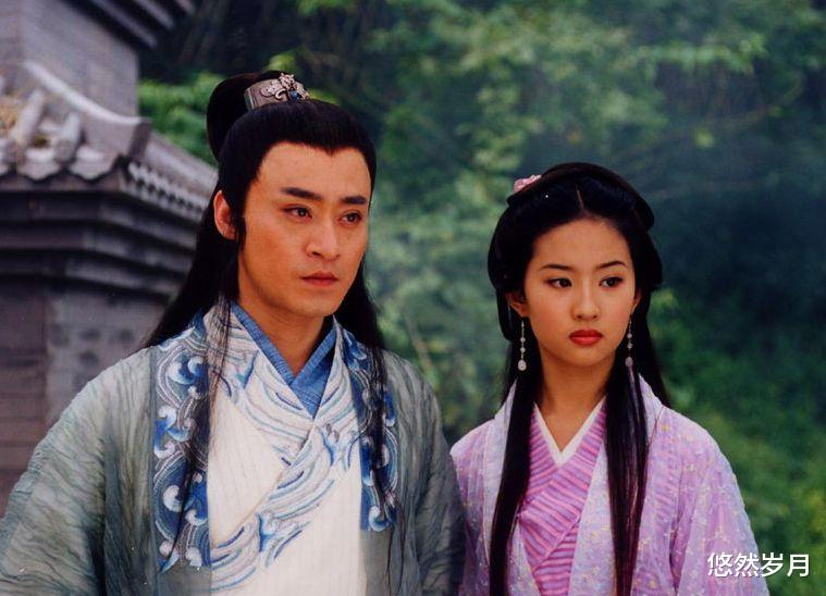 悠然岁月 《天龙八部》当中慕容复和乔峰的武功差距这么大，为什么会齐名？