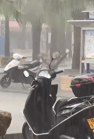 刘海 “前女友给我邮寄了一双鞋，这是什么意思啊？”