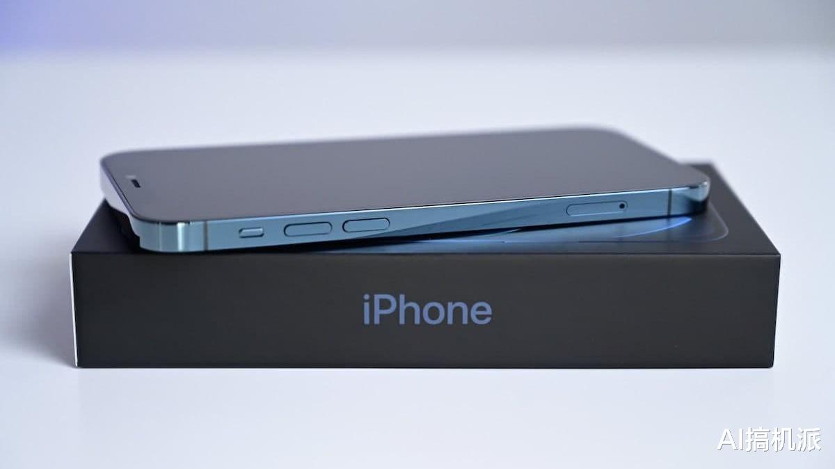 iPhone 14 Pro工程机亮相，终于拿掉刘海，屏占比感人，你等吗？