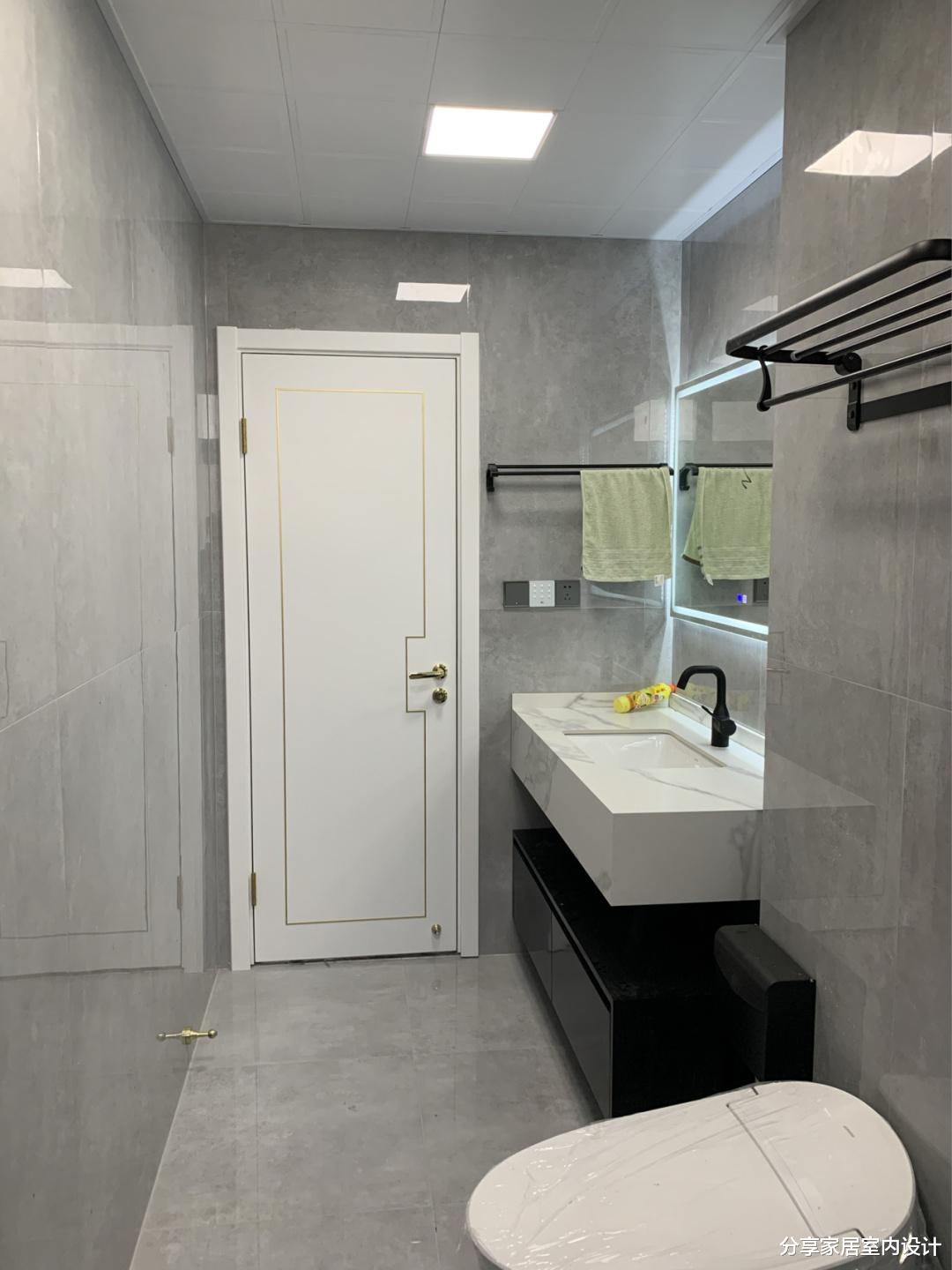 看她家自己负责装修的新房,保洁做完特别好看,嵌入式鞋柜很实用