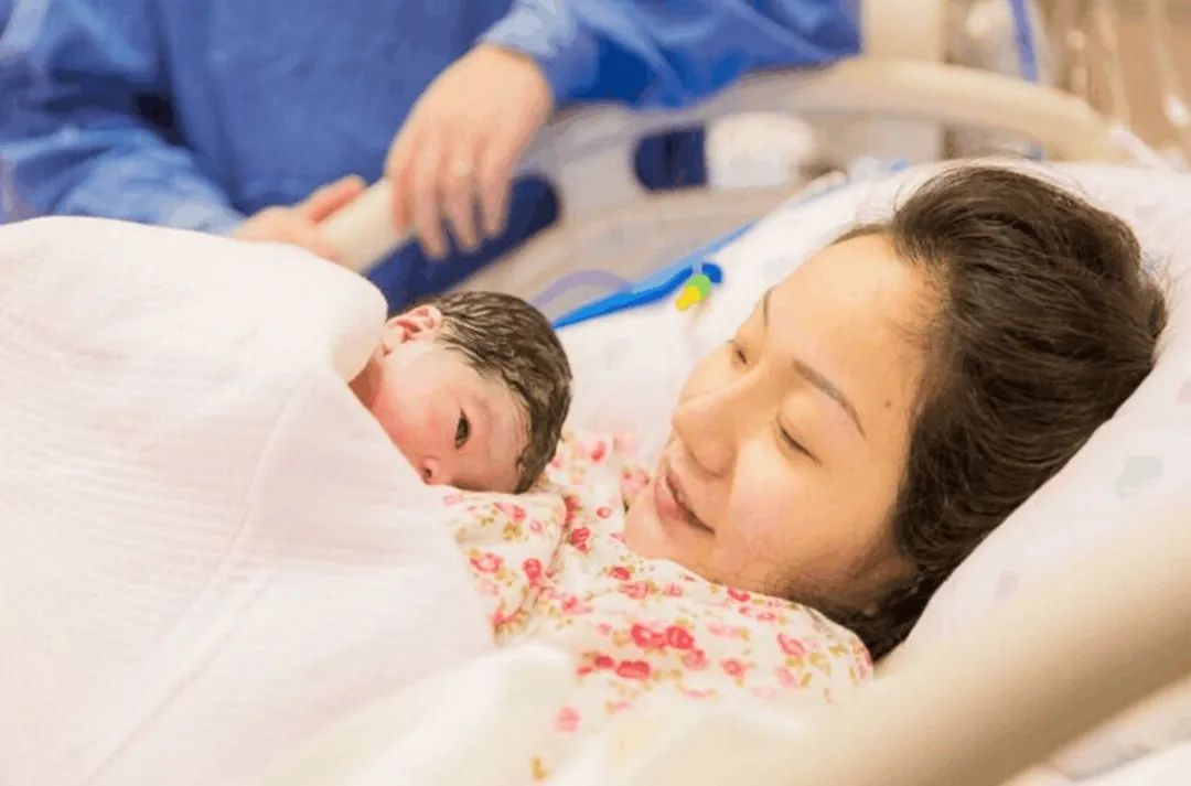 C妈学堂|为什么生过孩子的人都说产房里冷?孕妈早了解,对生孩子大有帮助