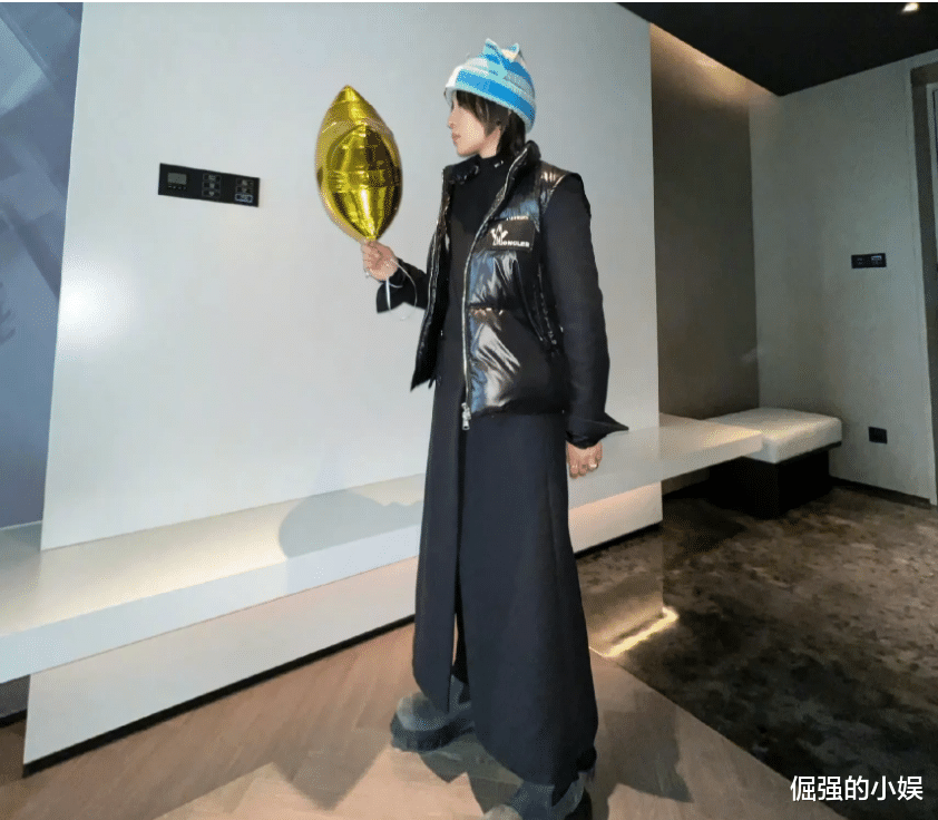 张扬|周笔畅太尴尬了,连发四张照片衬托帽子,结果网友们注意力全在鞋上