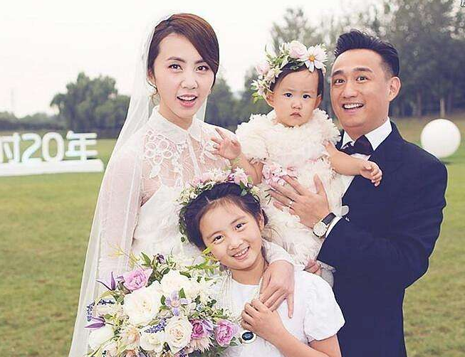 十万个家居为什么|黄磊晒出一家人住的房子，干净整洁而且温馨，孙莉也太幸福了